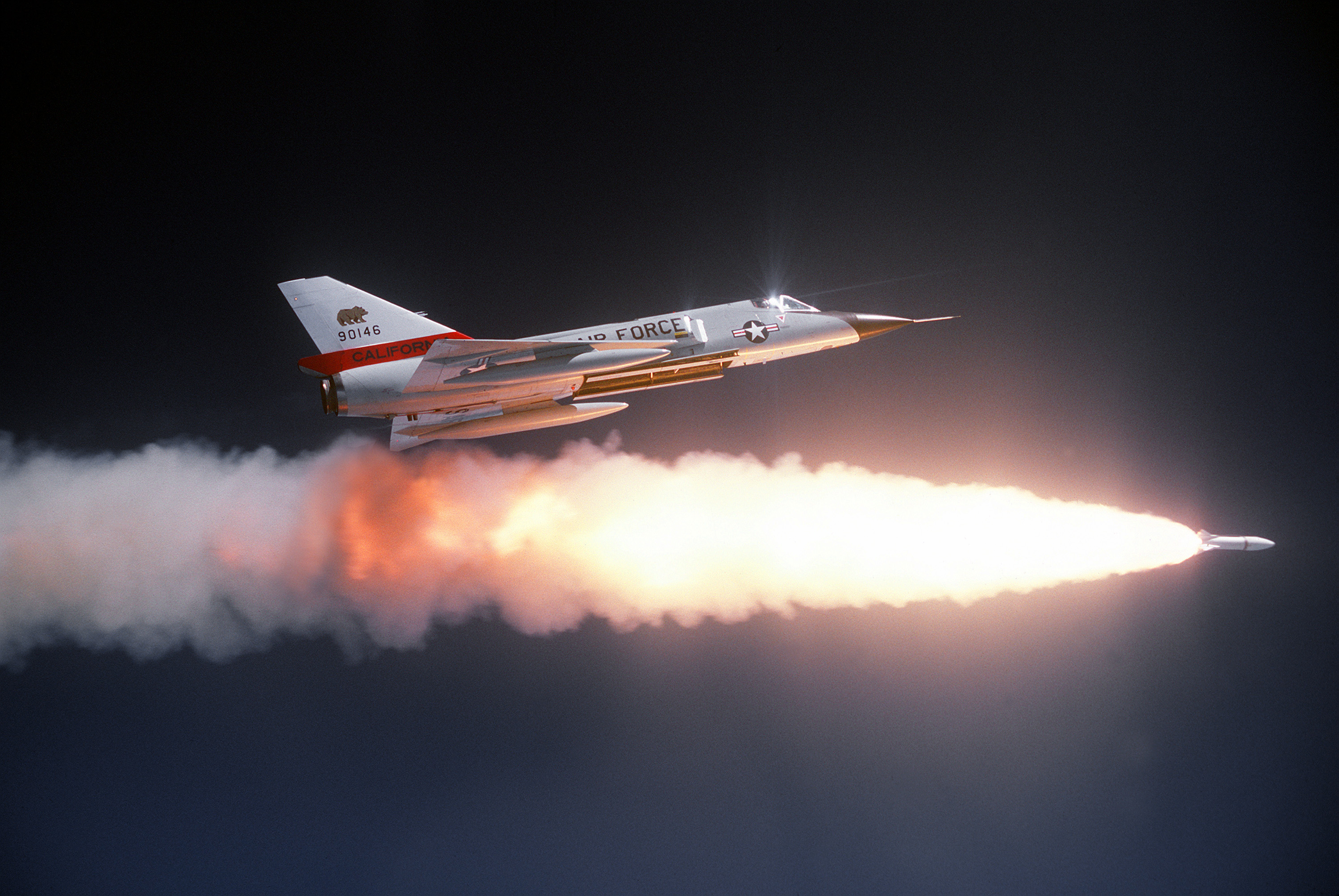 _Convair_F-106A_Delta_Dart_1.jpg