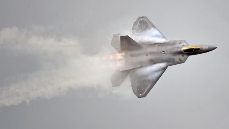_F-22 Again.jpg